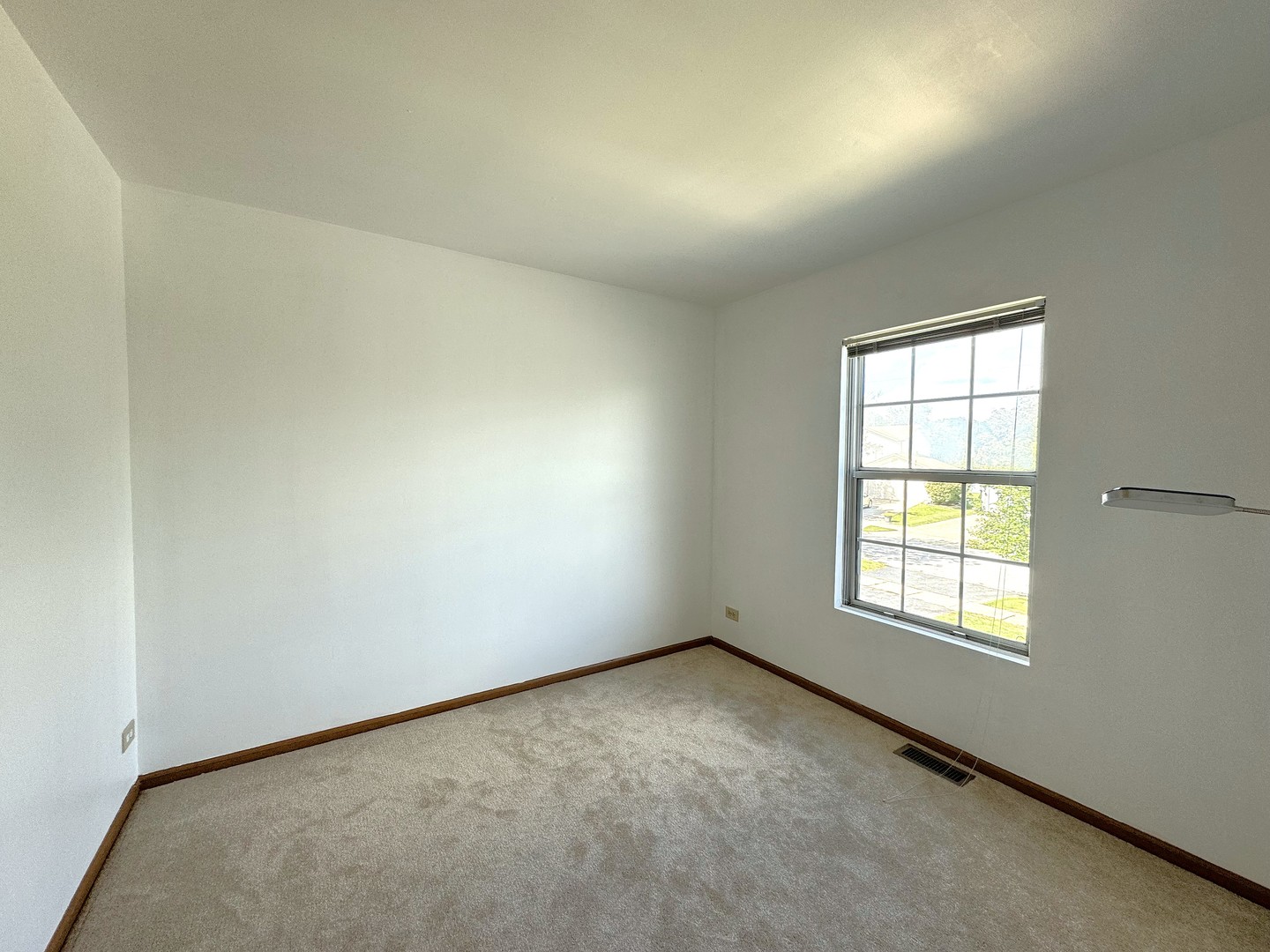 1604 ESTATE Circle, Naperville, IL 60565