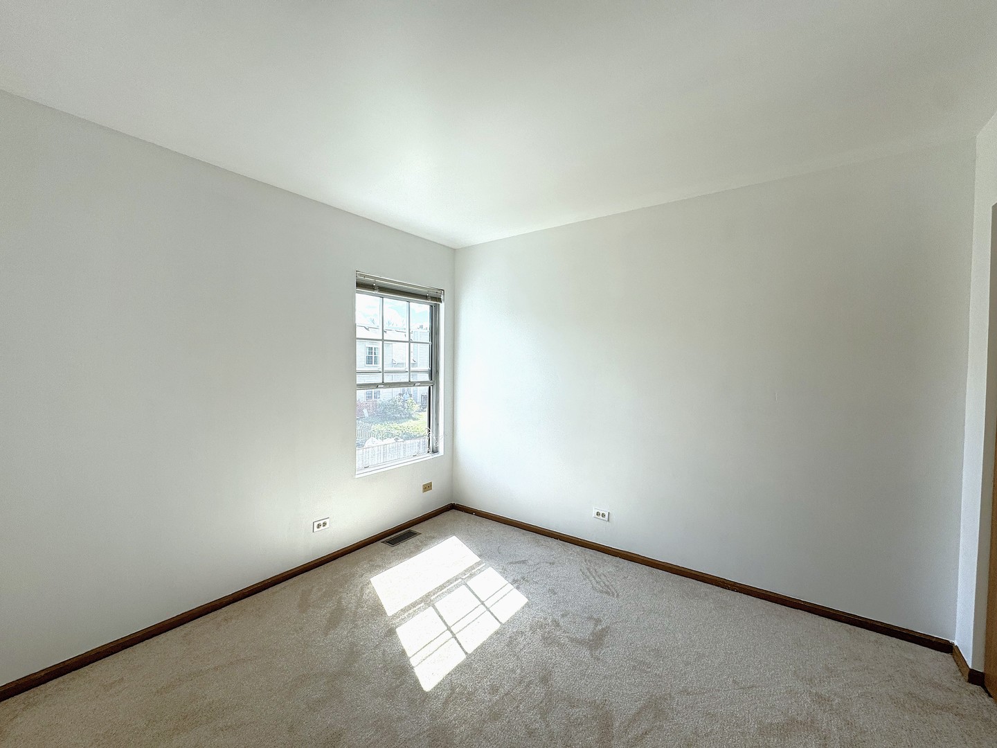 1604 ESTATE Circle, Naperville, IL 60565