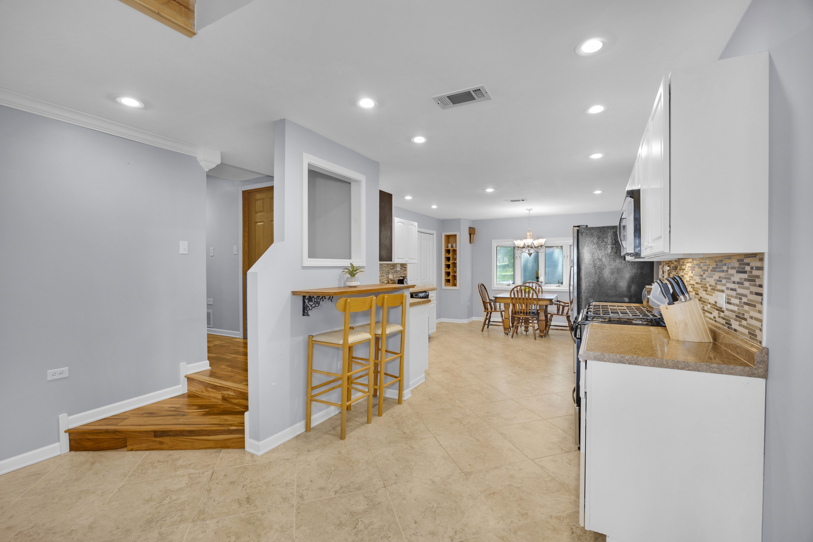 12246 S Nagle Avenue, Palos Heights, IL 60463