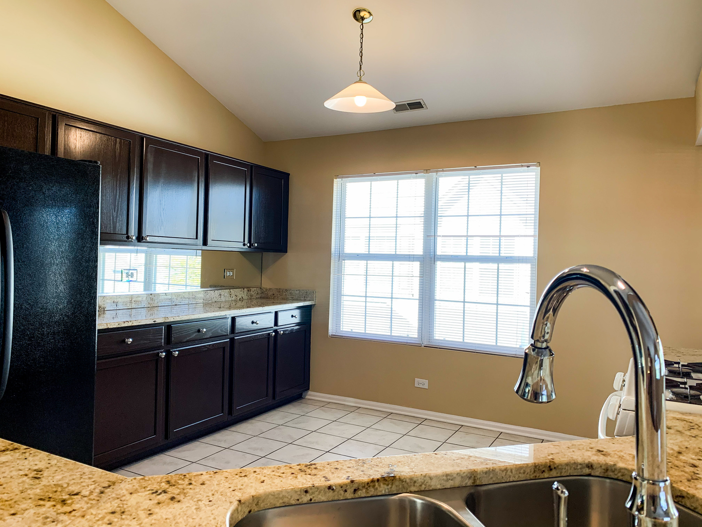 2905 STONEWATER Drive #2905, Naperville, IL 60564