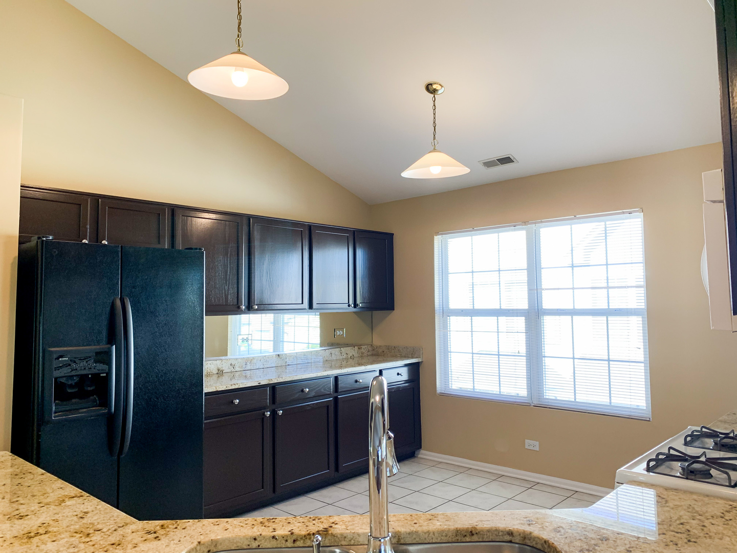2905 STONEWATER Drive #2905, Naperville, IL 60564