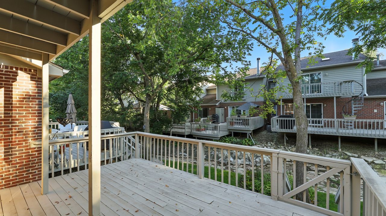 126 Willow Creek Lane #126, Willow Springs, IL 60480