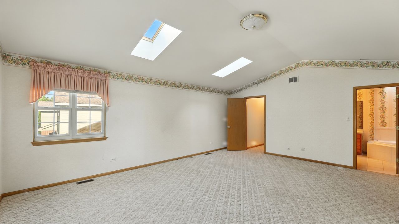 126 Willow Creek Lane #126, Willow Springs, IL 60480