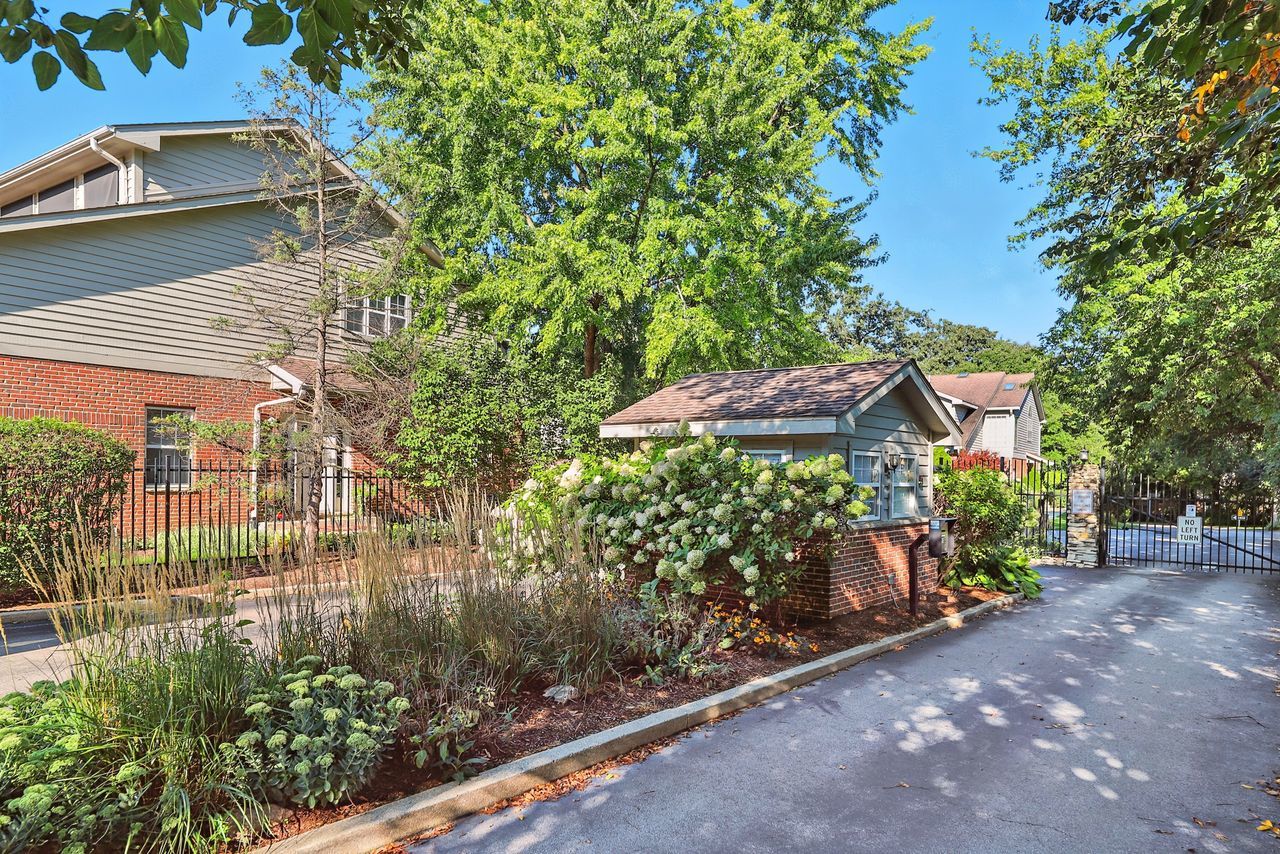 126 Willow Creek Lane #126, Willow Springs, IL 60480