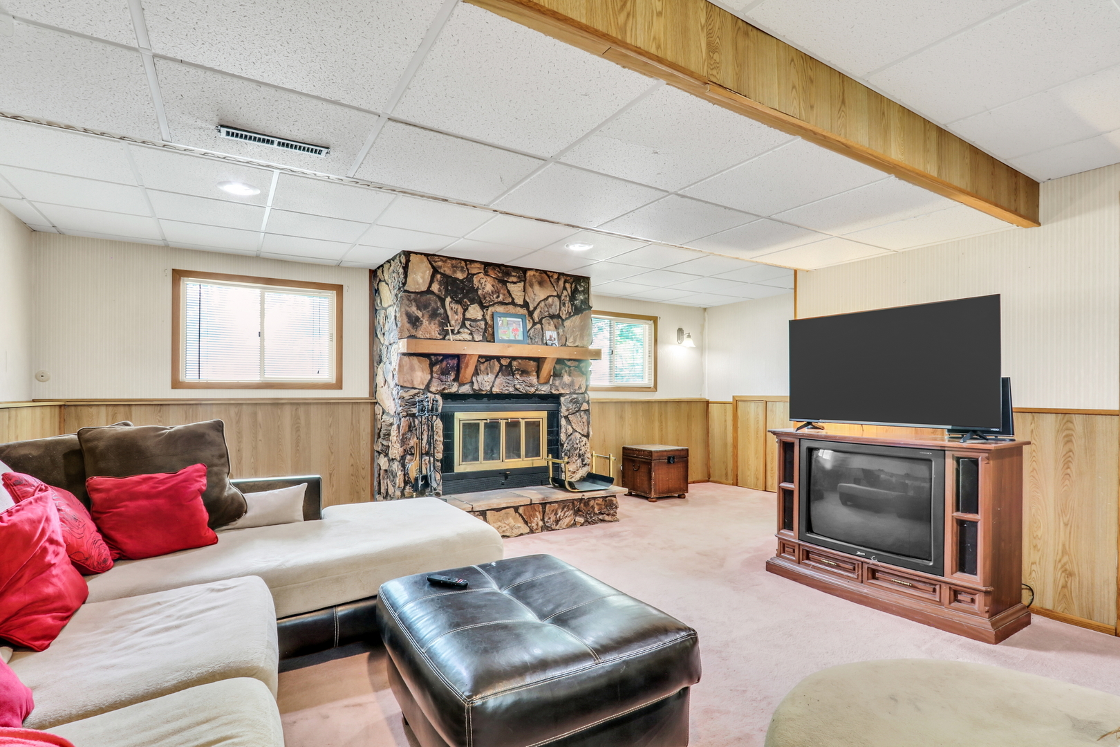 18758 W Highfield Drive, Gurnee, IL 60031