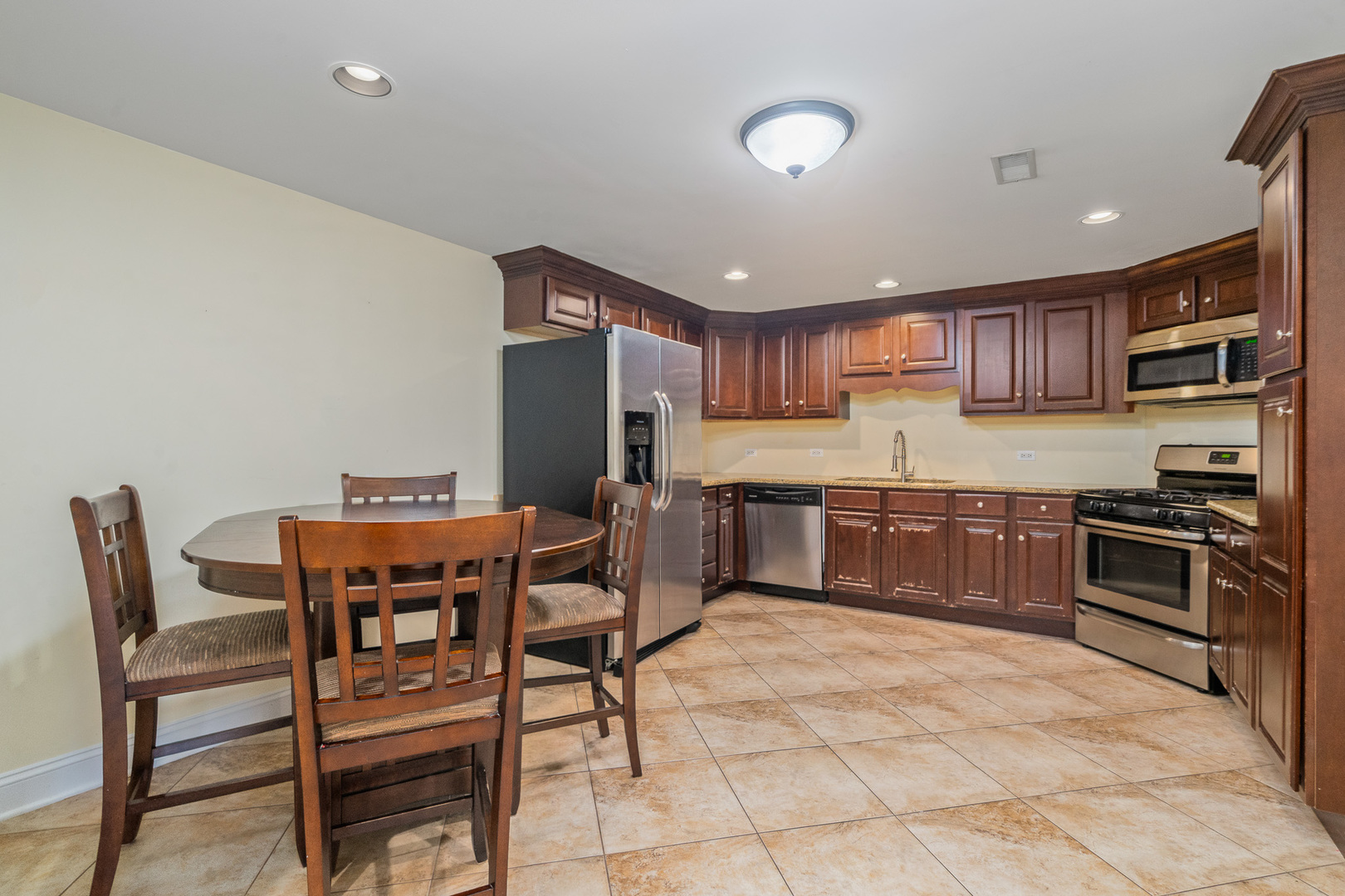 8421 W Blackthorne Way, Frankfort, IL 60423