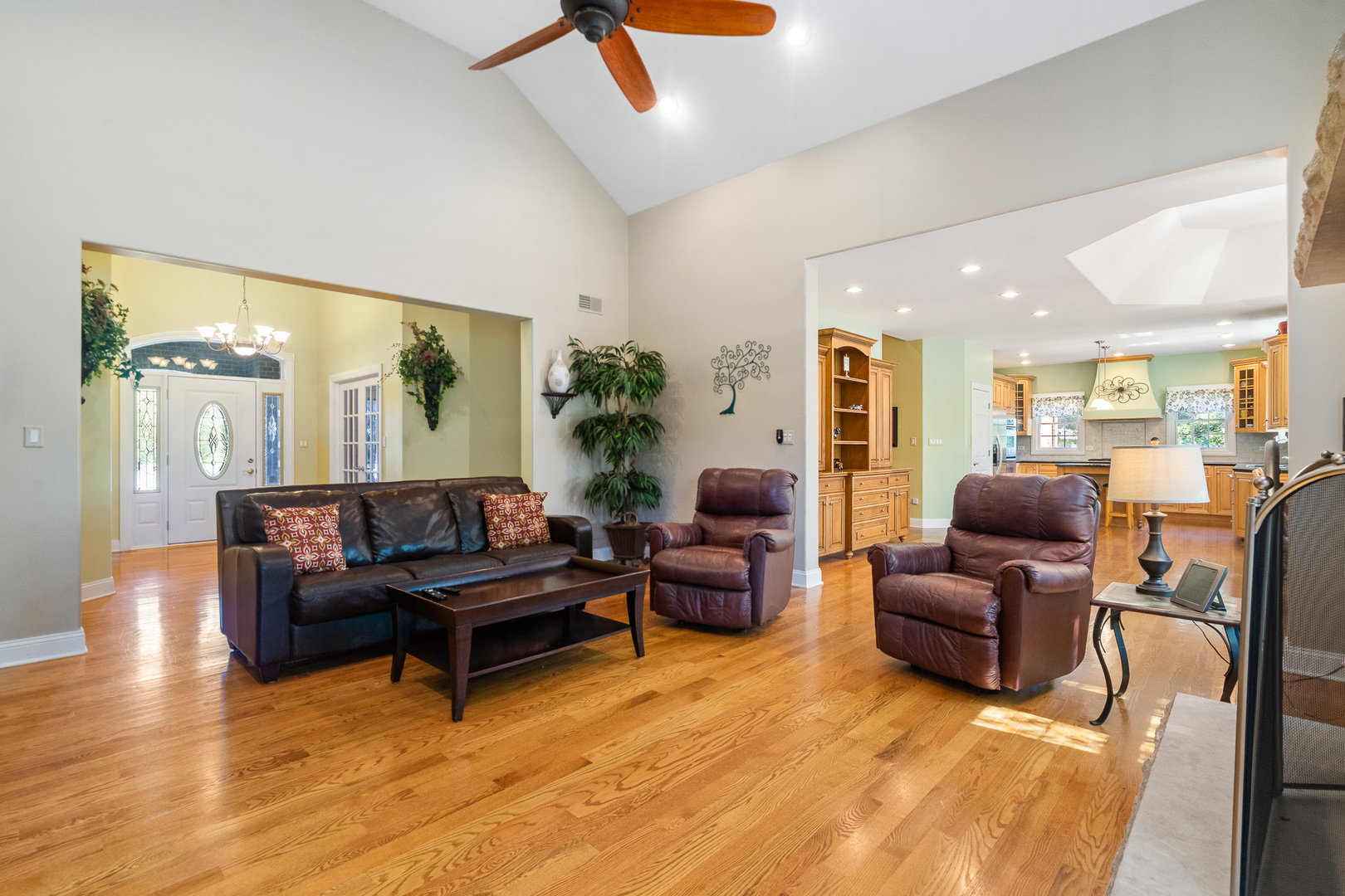 8421 W Blackthorne Way, Frankfort, IL 60423