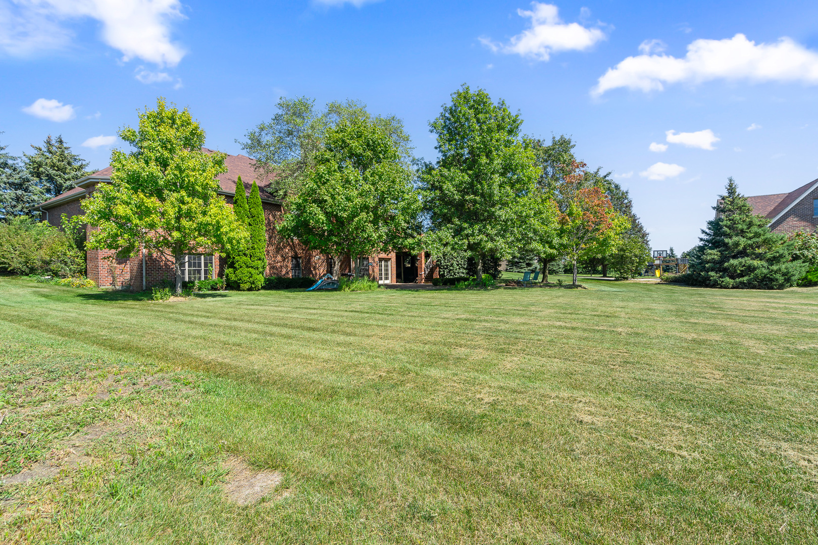 8421 W Blackthorne Way, Frankfort, IL 60423