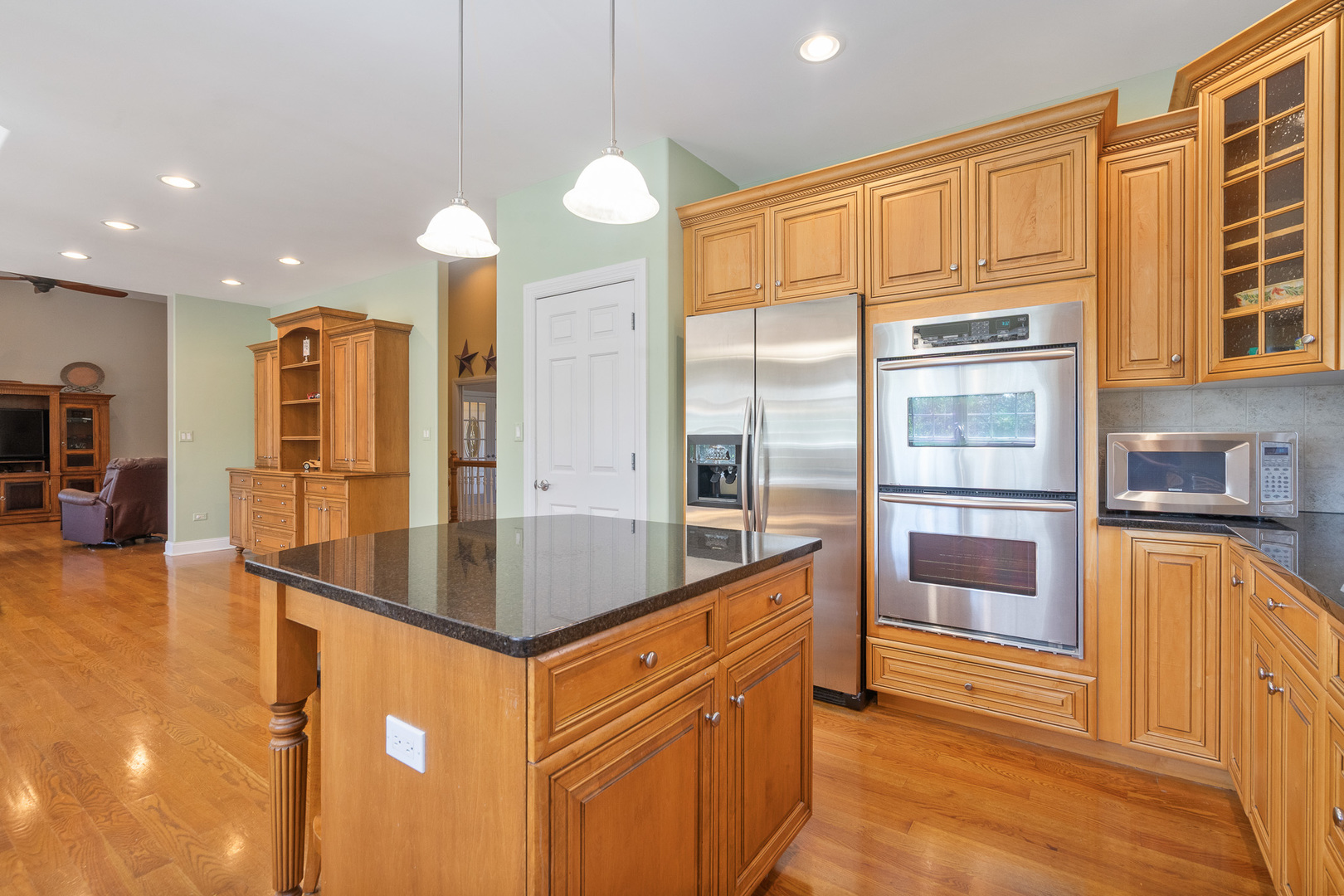 8421 W Blackthorne Way, Frankfort, IL 60423