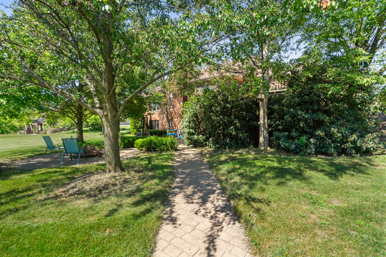8421 W Blackthorne Way, Frankfort, IL 60423