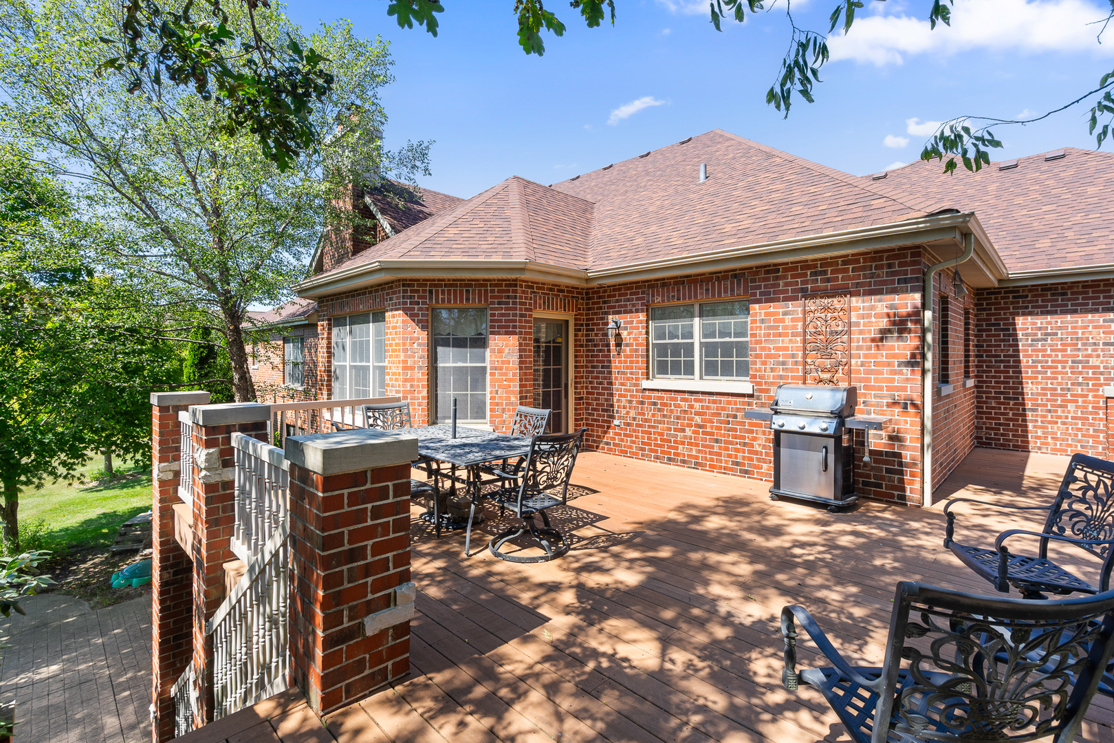 8421 W Blackthorne Way, Frankfort, IL 60423