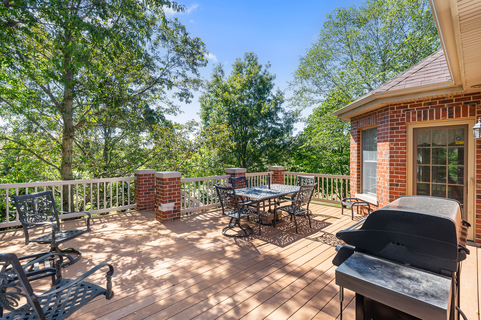 8421 W Blackthorne Way, Frankfort, IL 60423