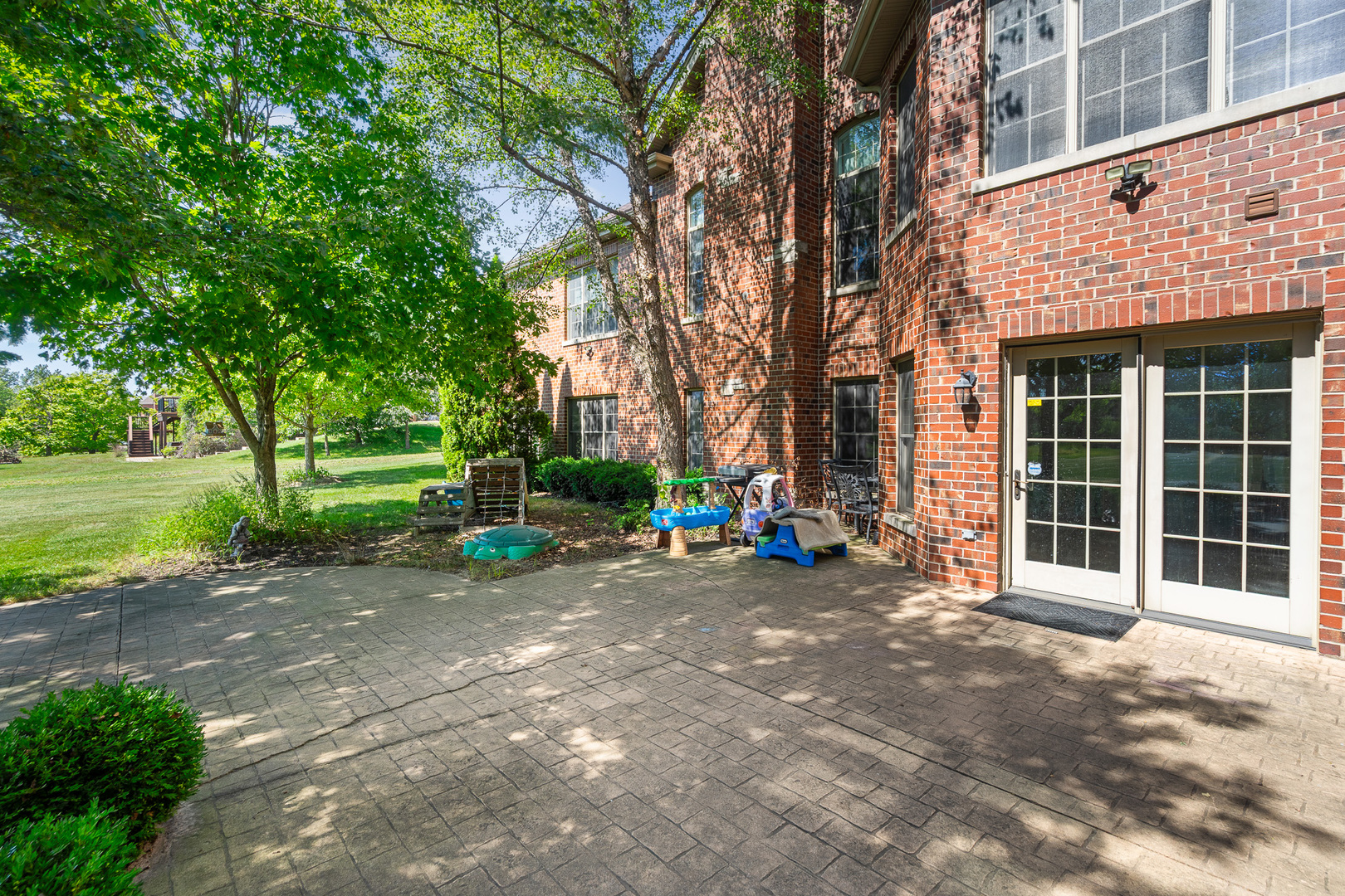 8421 W Blackthorne Way, Frankfort, IL 60423