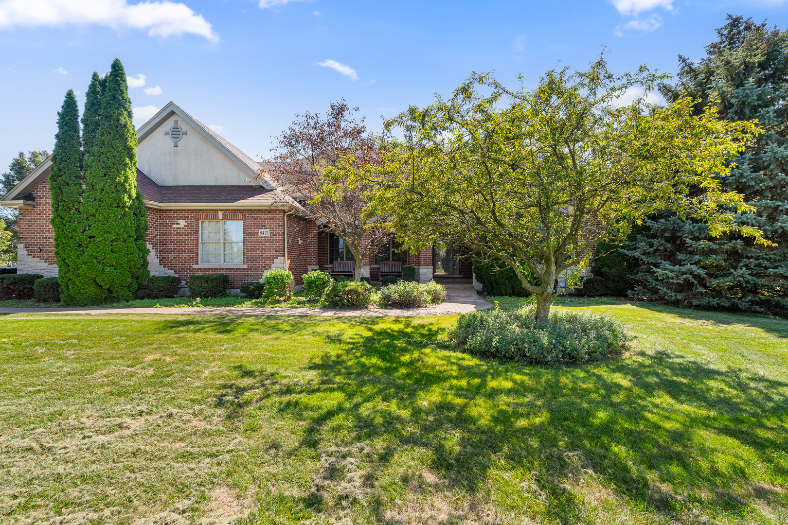 8421 W Blackthorne Way, Frankfort, IL 60423