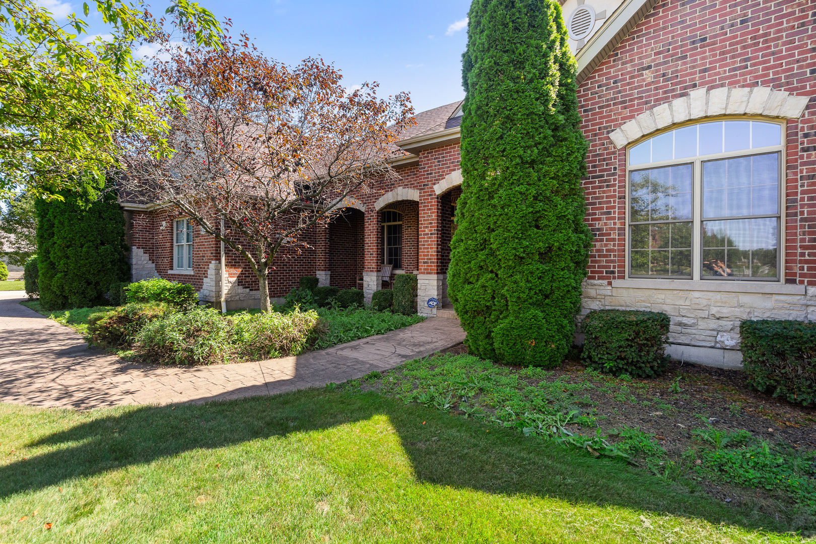 8421 W Blackthorne Way, Frankfort, IL 60423