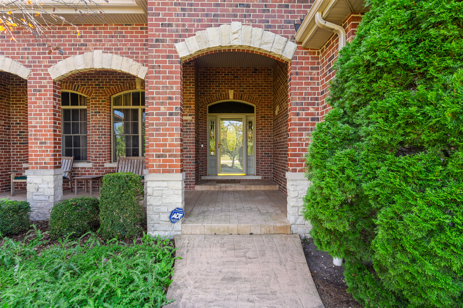 8421 W Blackthorne Way, Frankfort, IL 60423
