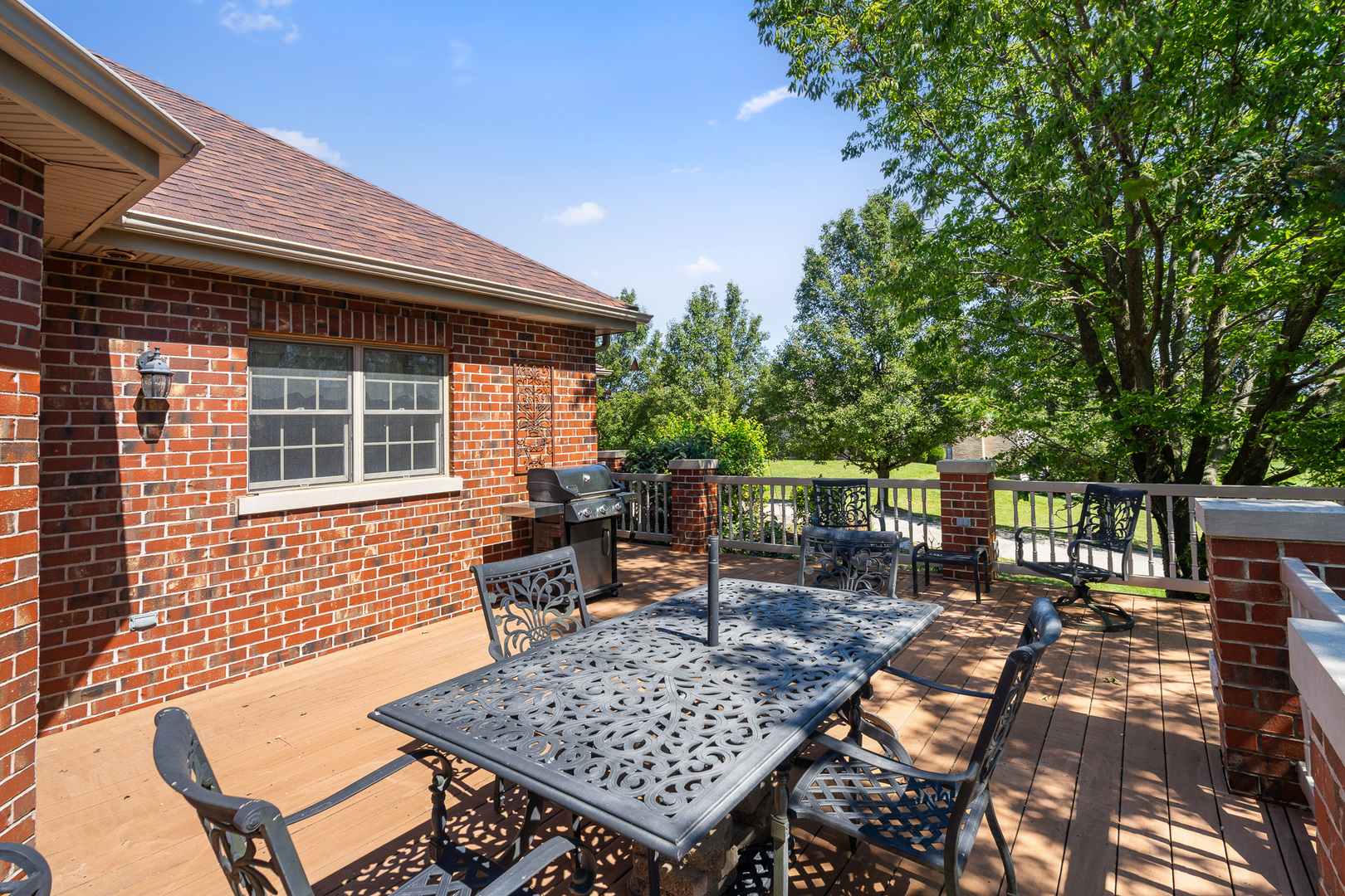 8421 W Blackthorne Way, Frankfort, IL 60423