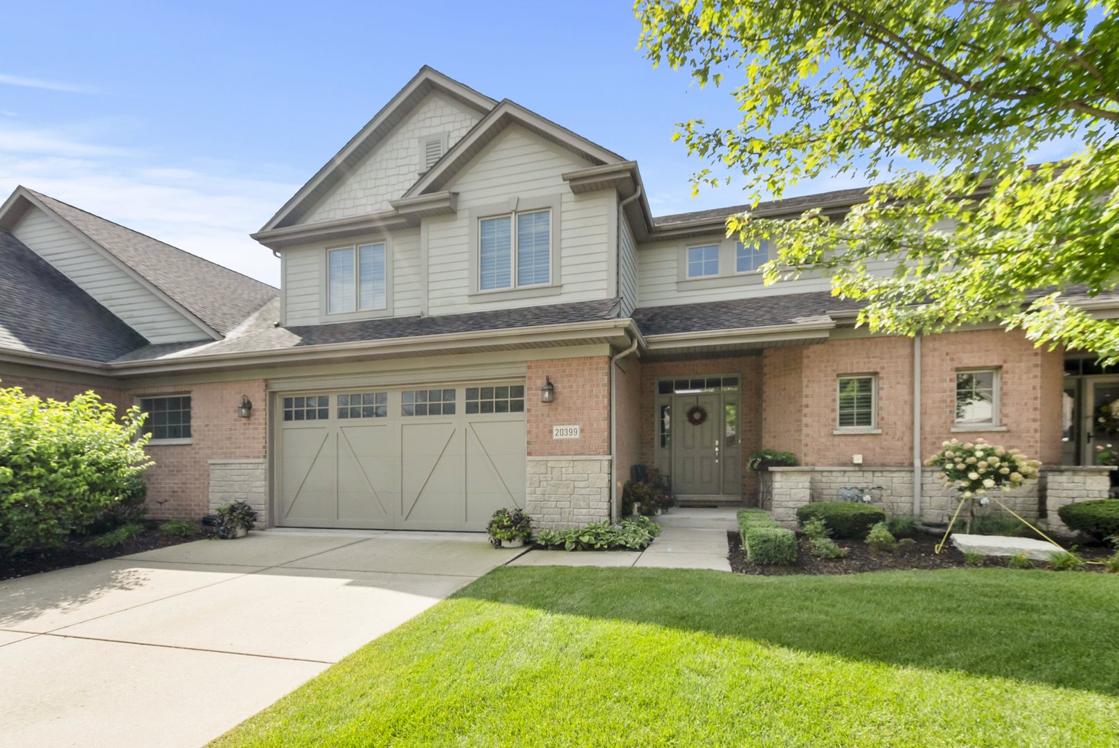 20399 Grosse Point Drive, Frankfort, IL 60423