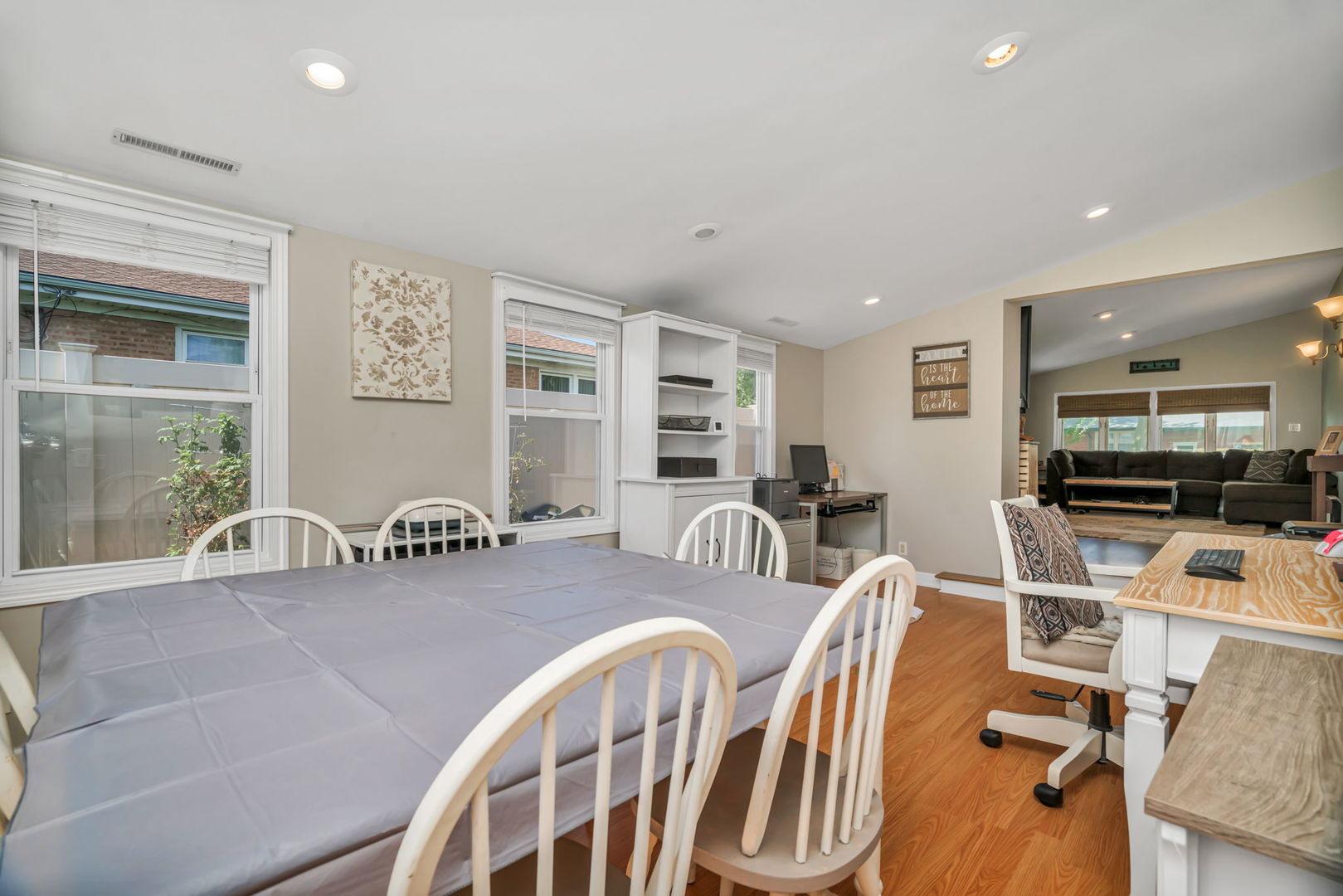5009 W 105th Street, Oak Lawn, IL 60453