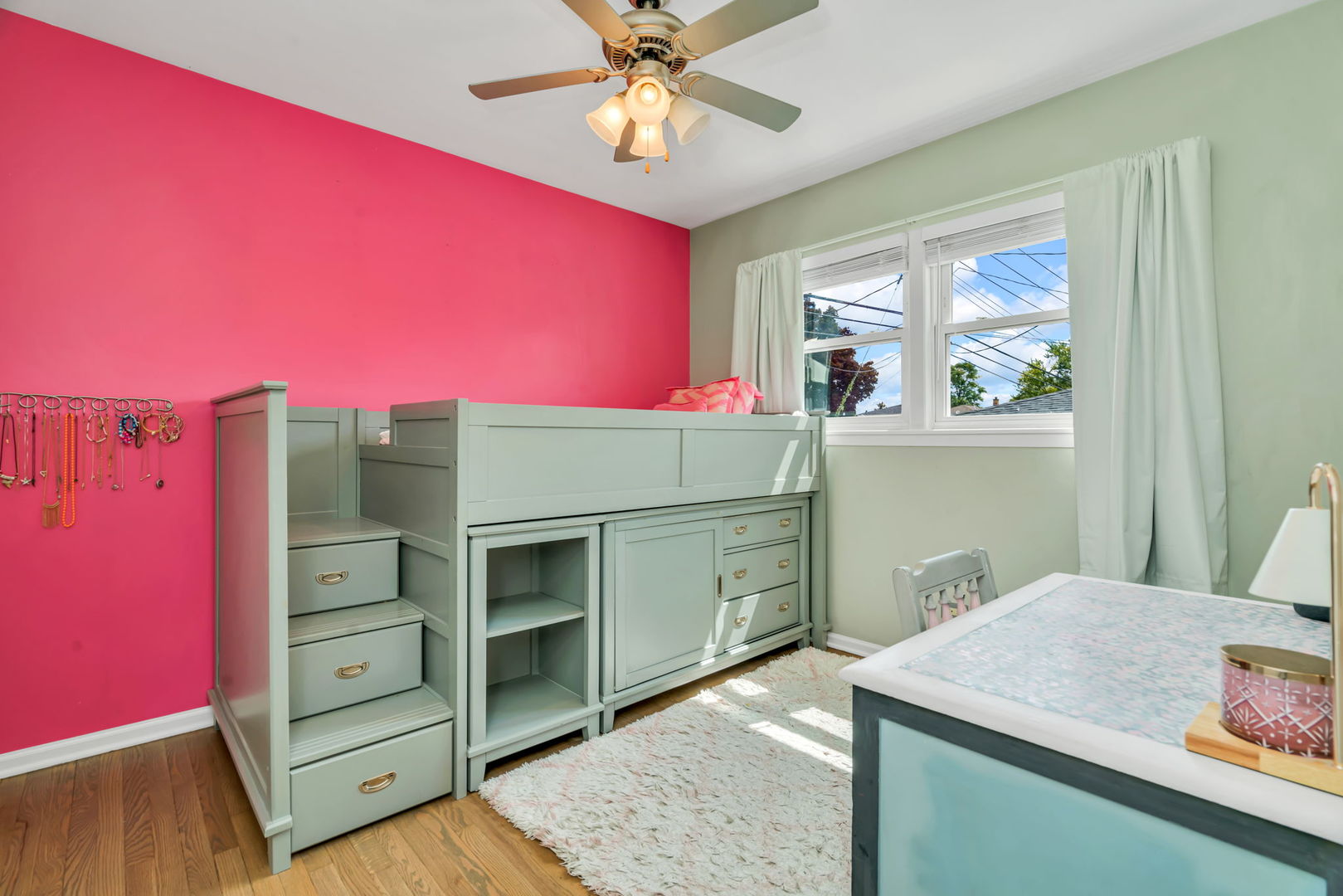 5009 W 105th Street, Oak Lawn, IL 60453