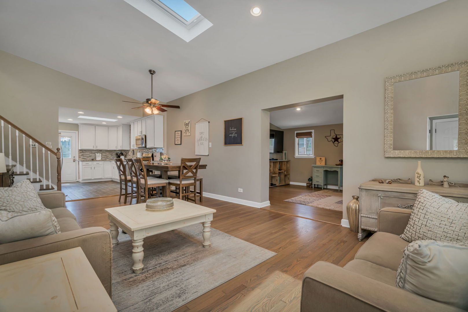 5009 W 105th Street, Oak Lawn, IL 60453
