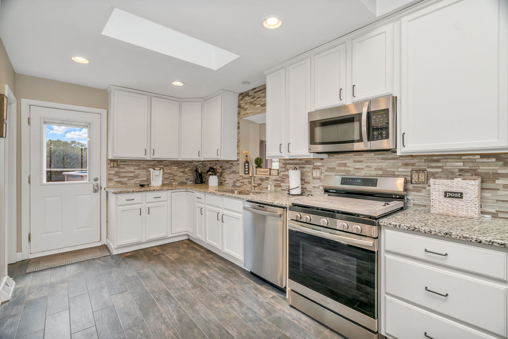 5009 W 105th Street, Oak Lawn, IL 60453