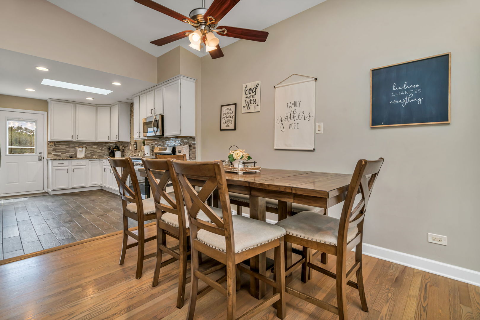 5009 W 105th Street, Oak Lawn, IL 60453