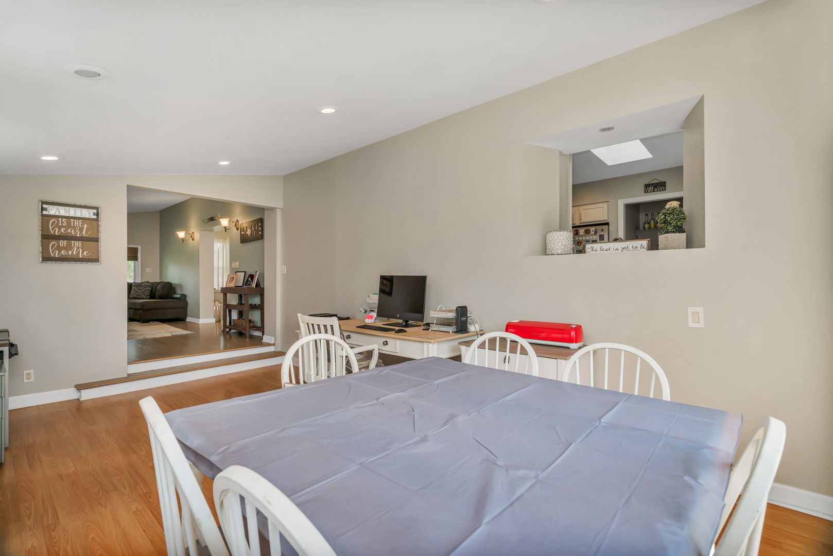 5009 W 105th Street, Oak Lawn, IL 60453