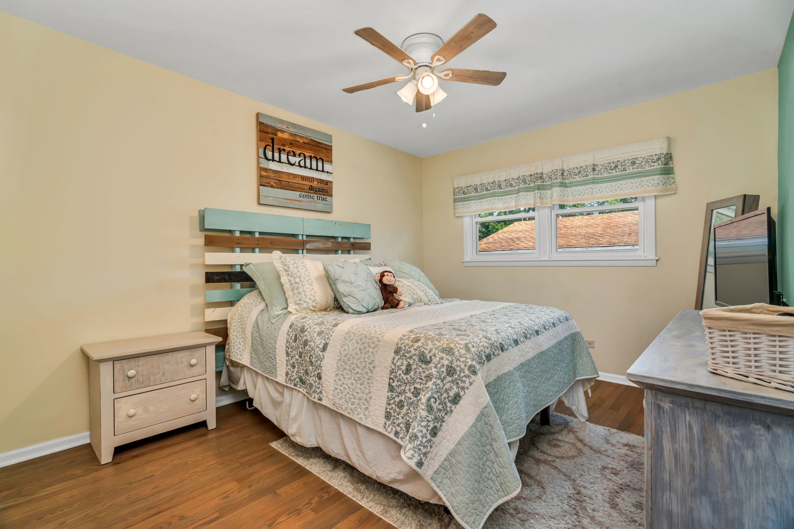 5009 W 105th Street, Oak Lawn, IL 60453
