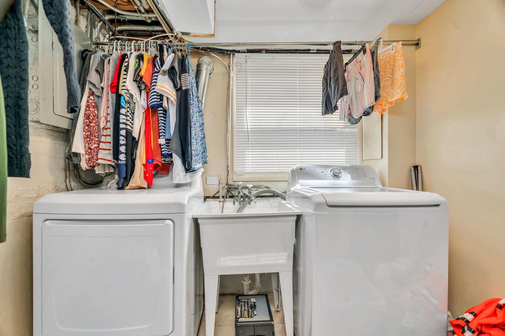5009 W 105th Street, Oak Lawn, IL 60453