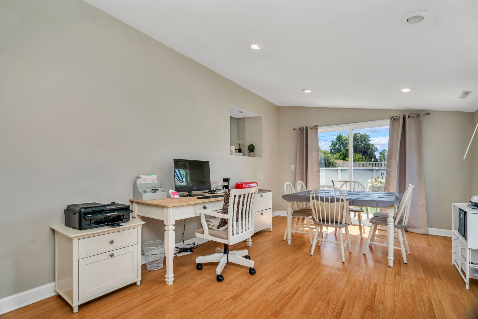 5009 W 105th Street, Oak Lawn, IL 60453