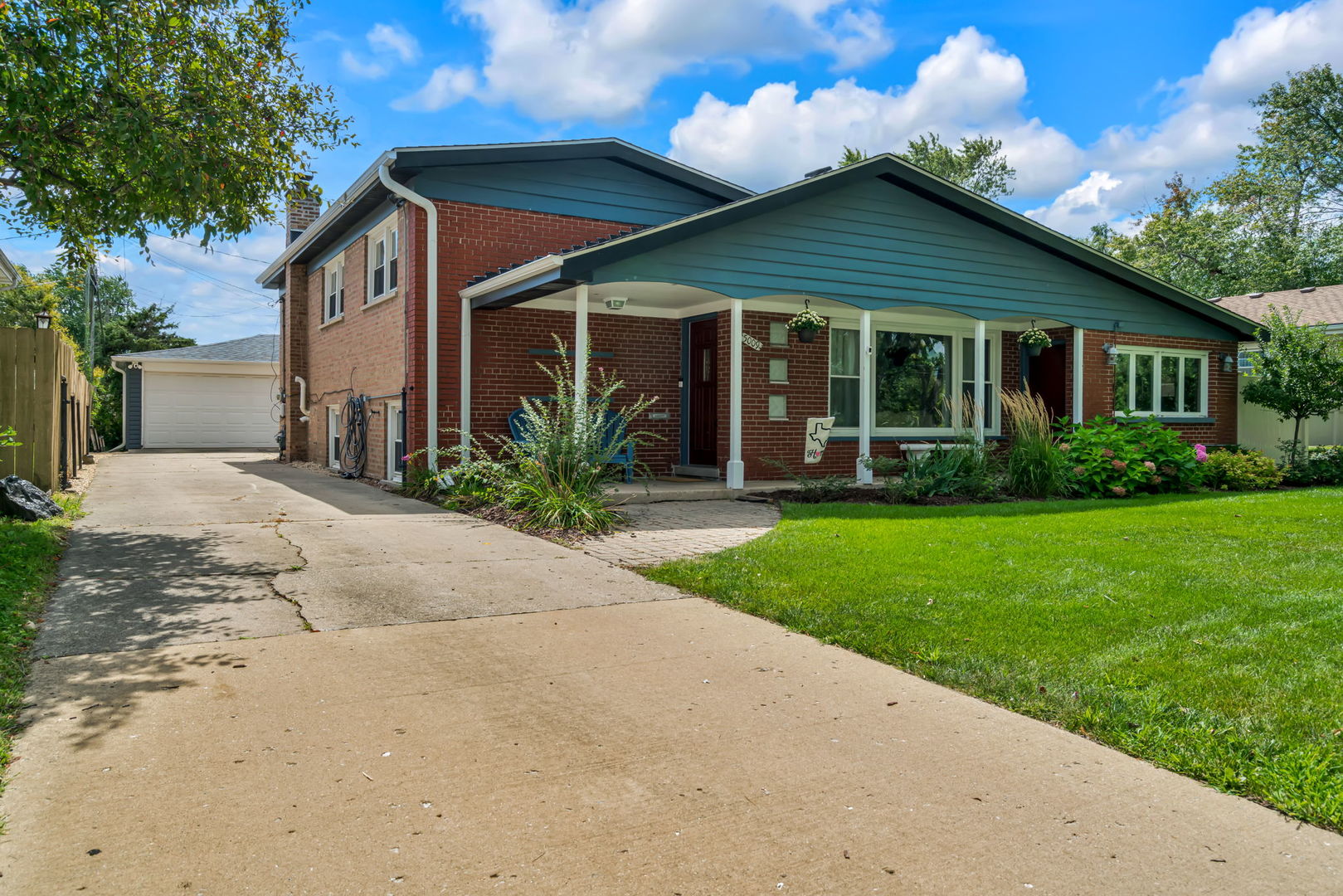 5009 W 105th Street, Oak Lawn, IL 60453