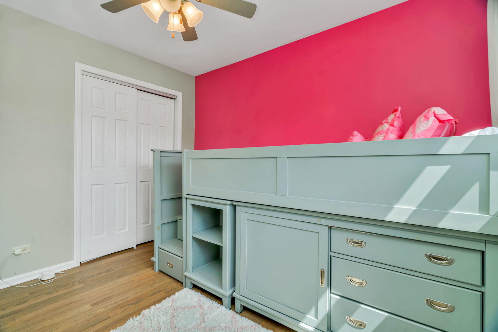 5009 W 105th Street, Oak Lawn, IL 60453