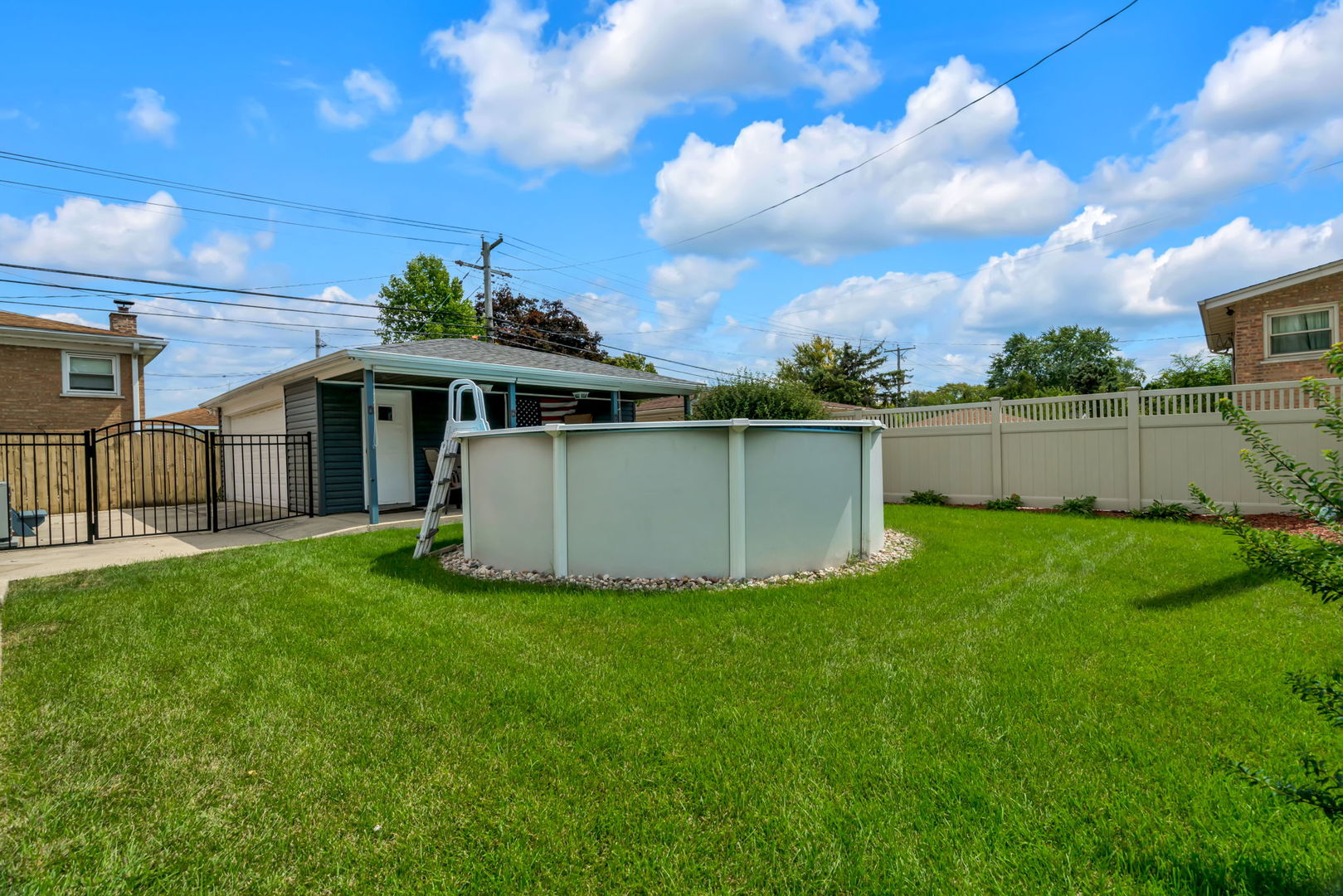 5009 W 105th Street, Oak Lawn, IL 60453