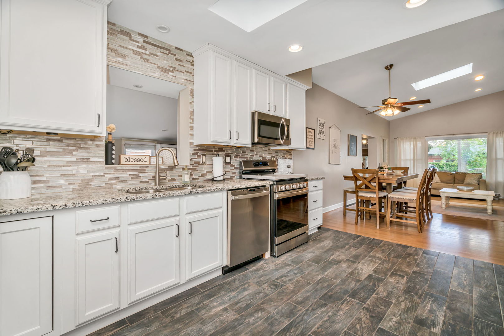 5009 W 105th Street, Oak Lawn, IL 60453