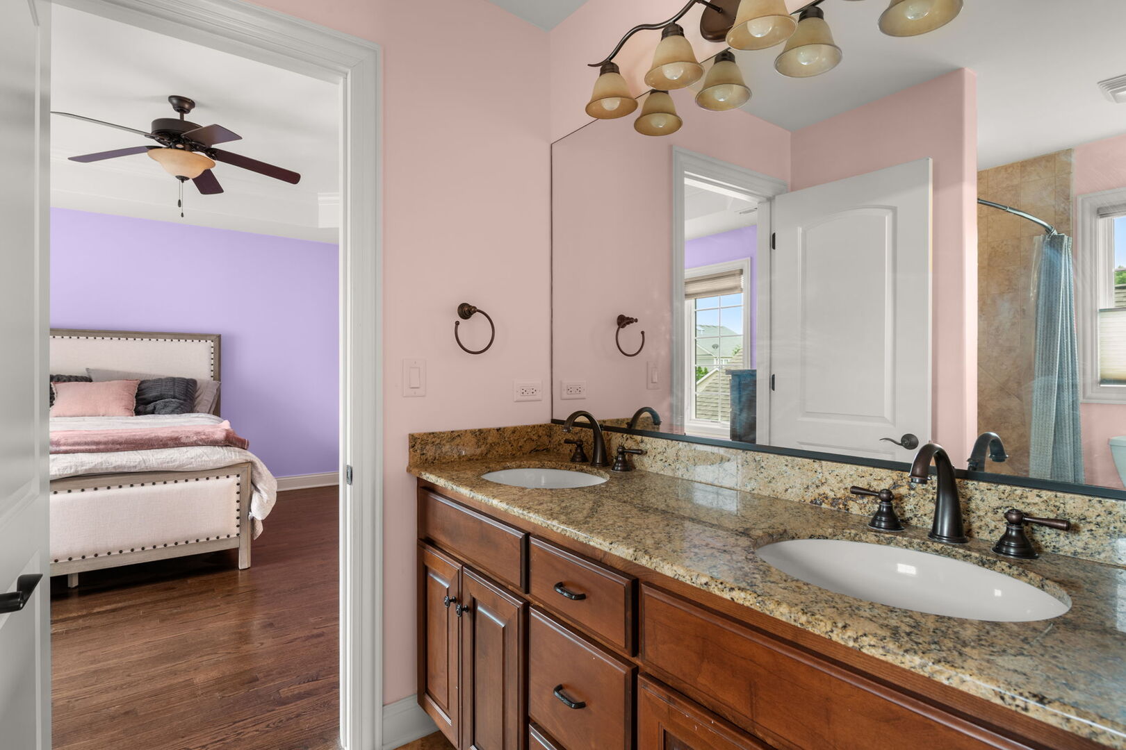 676 S Swain Avenue, Elmhurst, IL 60126