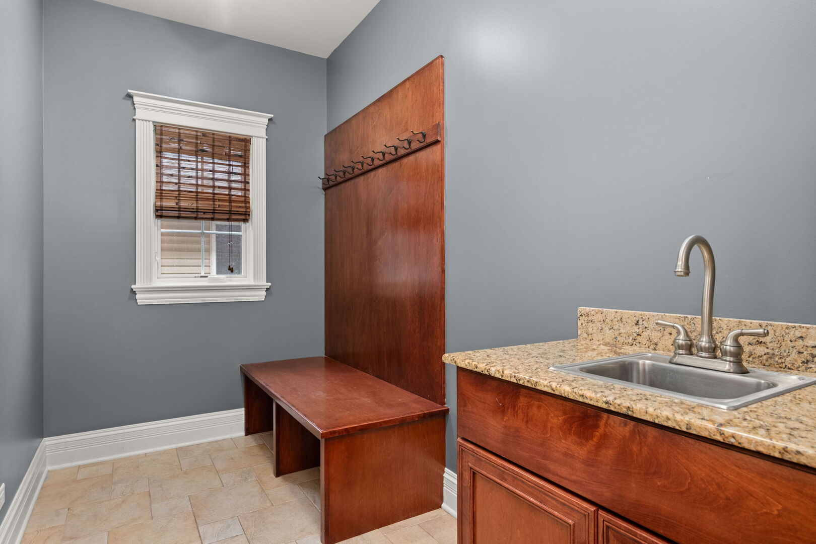 676 S Swain Avenue, Elmhurst, IL 60126