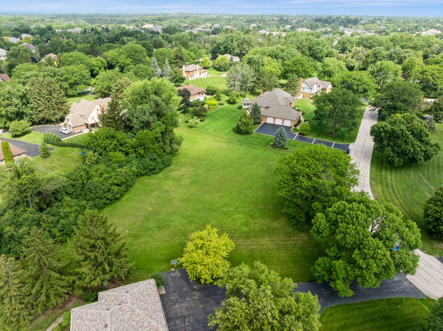 2204 Shetland Road, Inverness, IL 60010