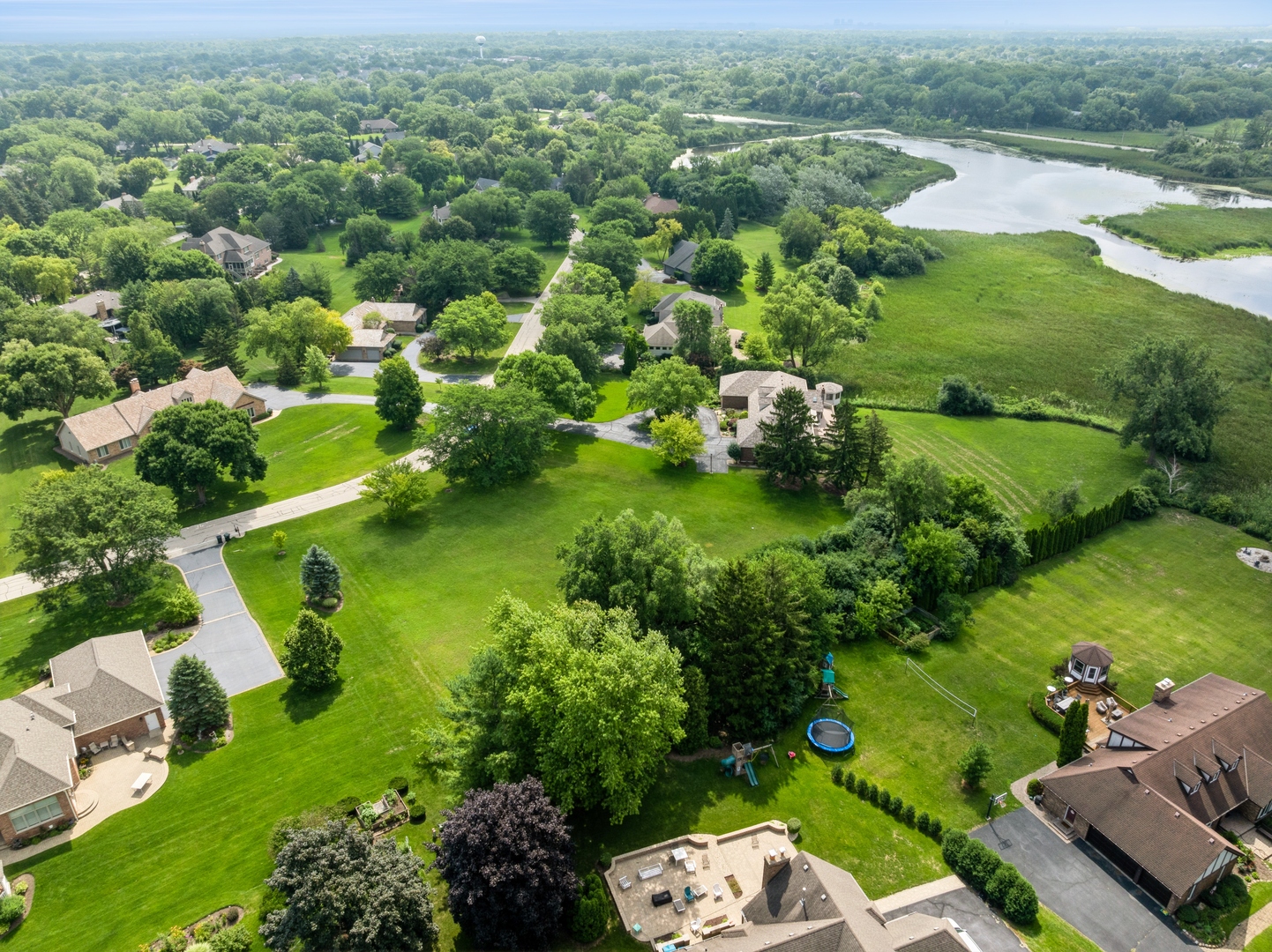 2204 Shetland Road, Inverness, IL 60010