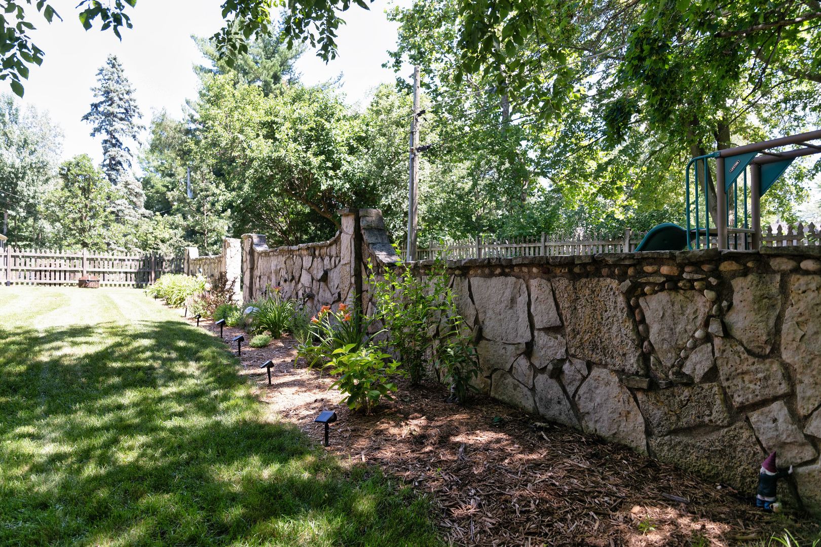 323 W Crystal Lake Avenue, Crystal Lake, IL 60014