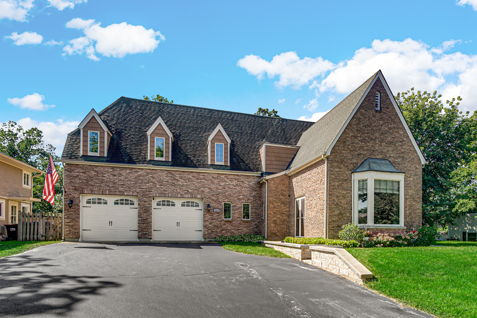 323 W Crystal Lake Avenue, Crystal Lake, IL 60014