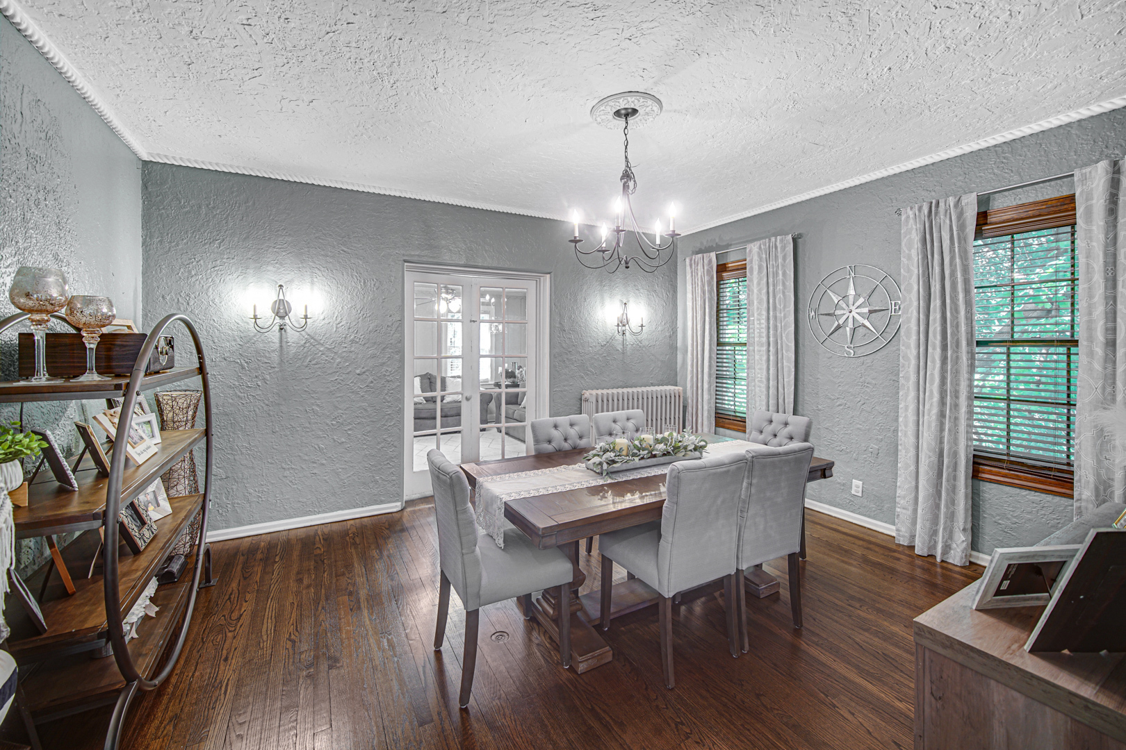 323 W Crystal Lake Avenue, Crystal Lake, IL 60014