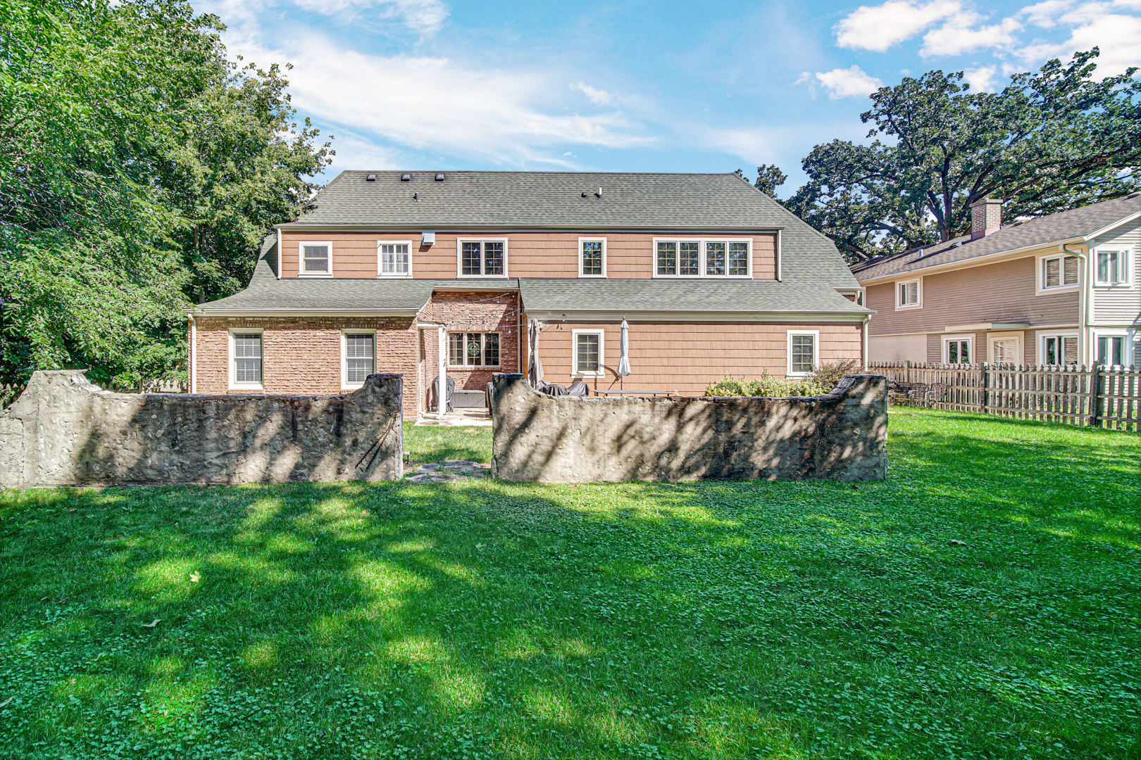 323 W Crystal Lake Avenue, Crystal Lake, IL 60014
