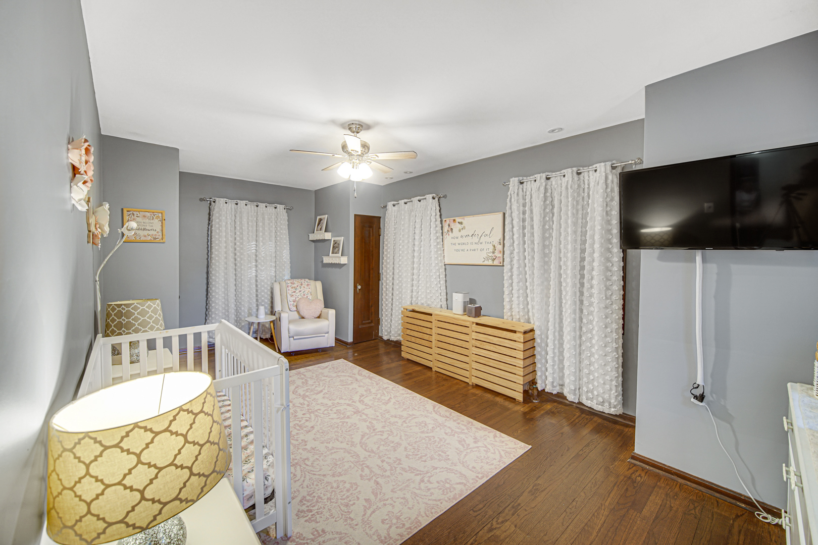 323 W Crystal Lake Avenue, Crystal Lake, IL 60014