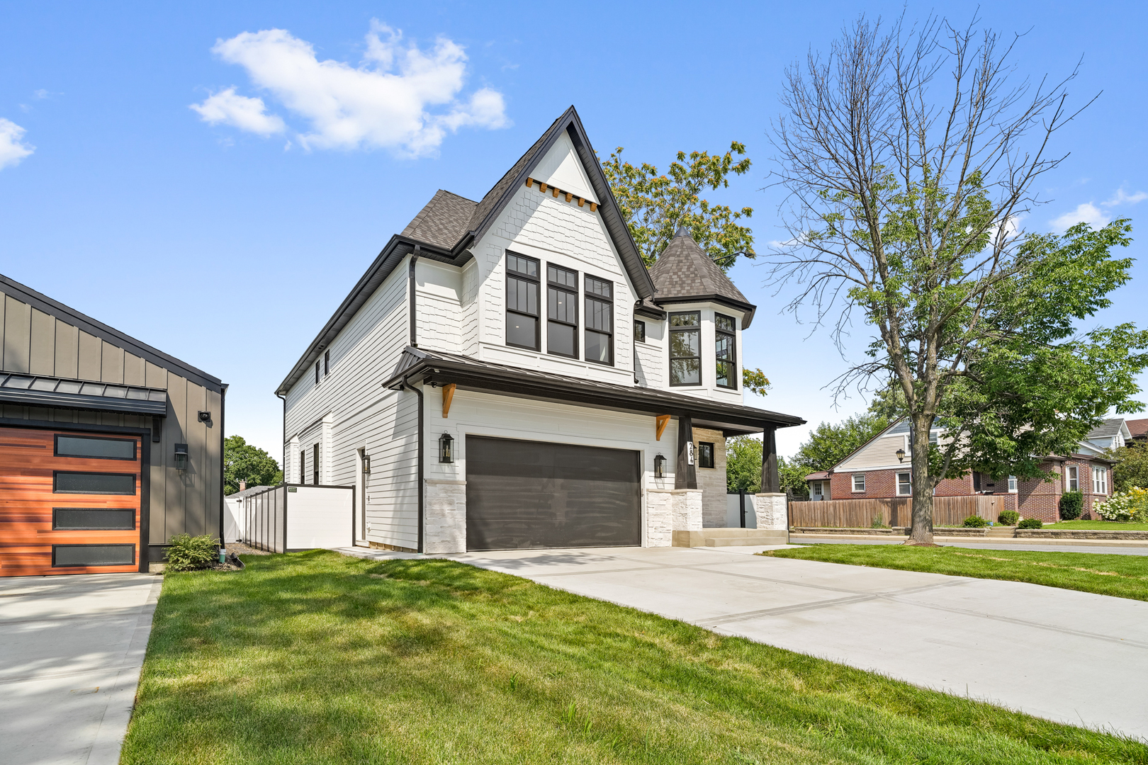 284 N Highland Avenue, Elmhurst, IL 60126