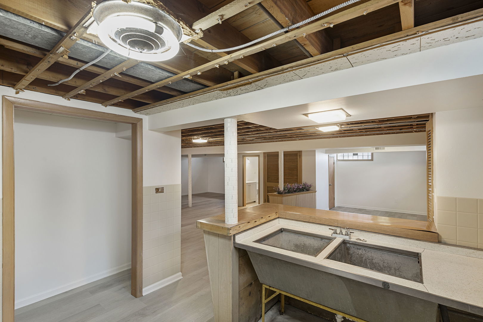 7636 W Rosedale Avenue, Chicago, IL 60631