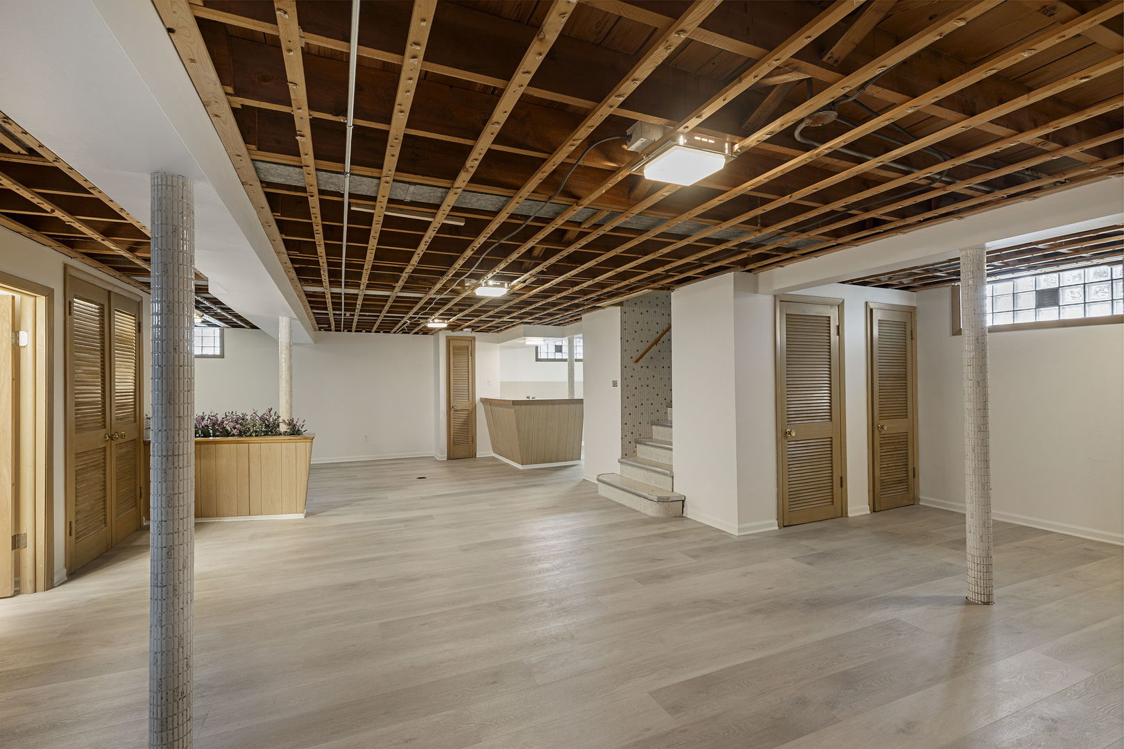 7636 W Rosedale Avenue, Chicago, IL 60631