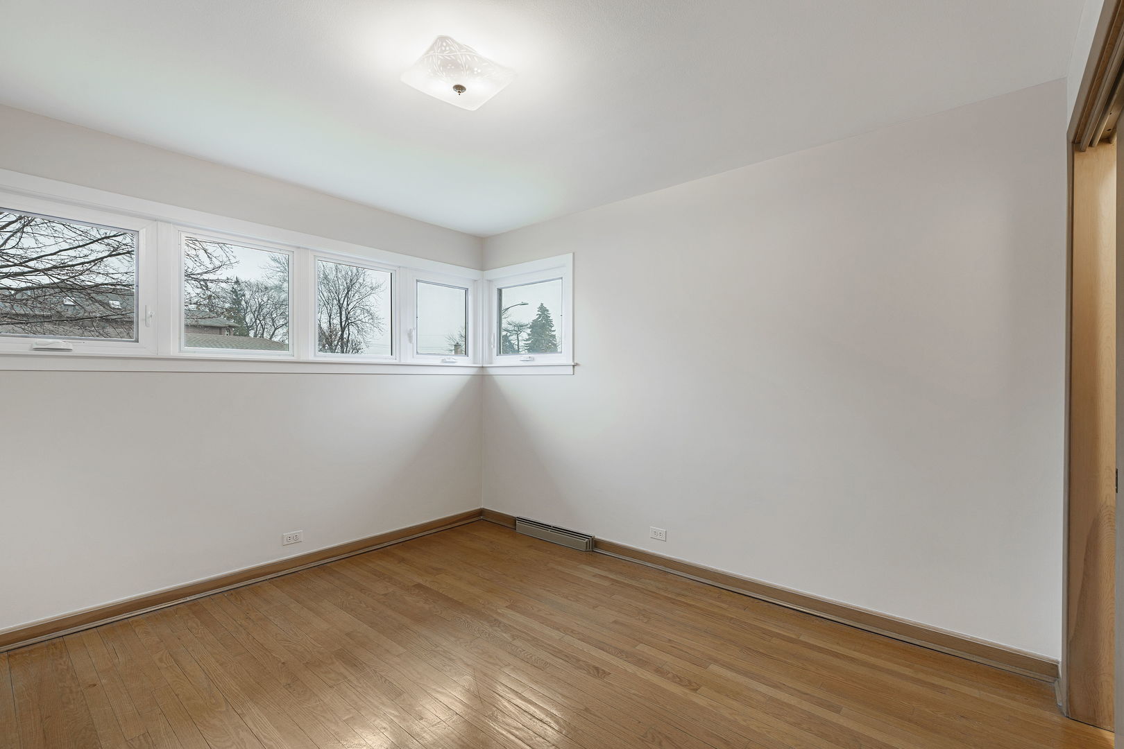 7636 W Rosedale Avenue, Chicago, IL 60631