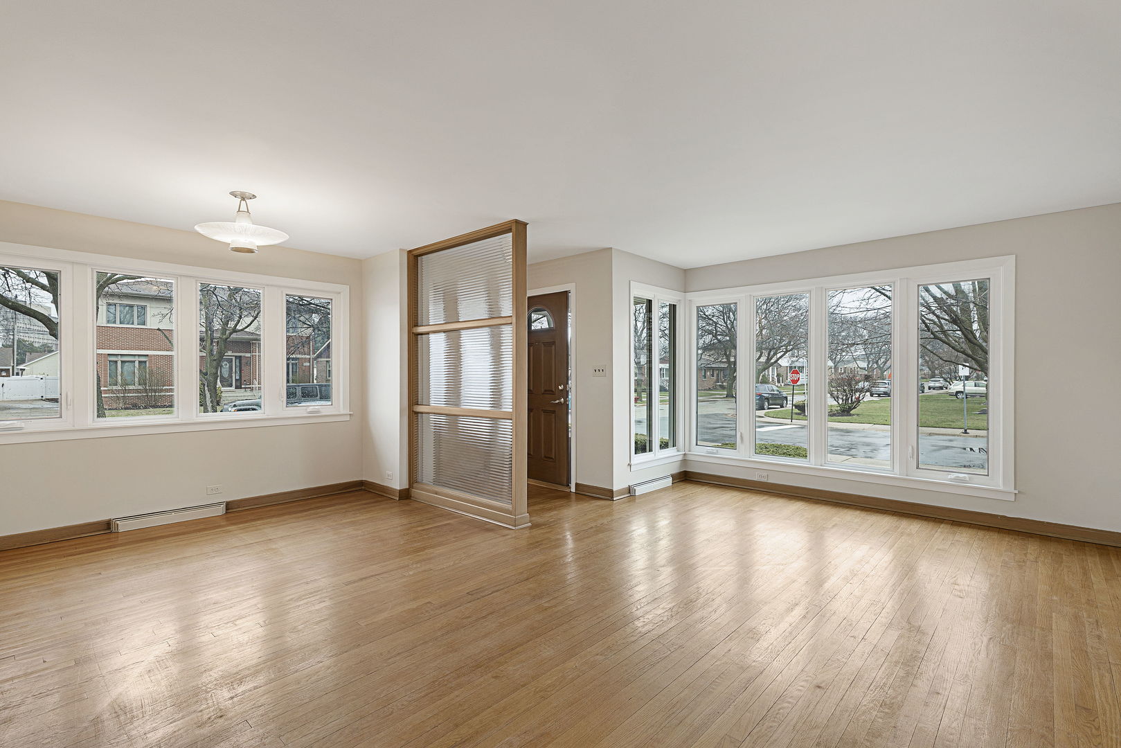 7636 W Rosedale Avenue, Chicago, IL 60631