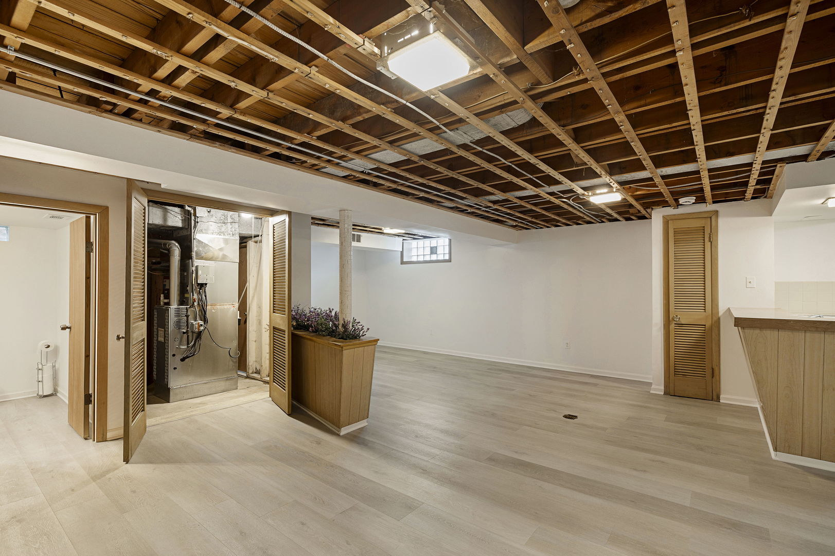 7636 W Rosedale Avenue, Chicago, IL 60631